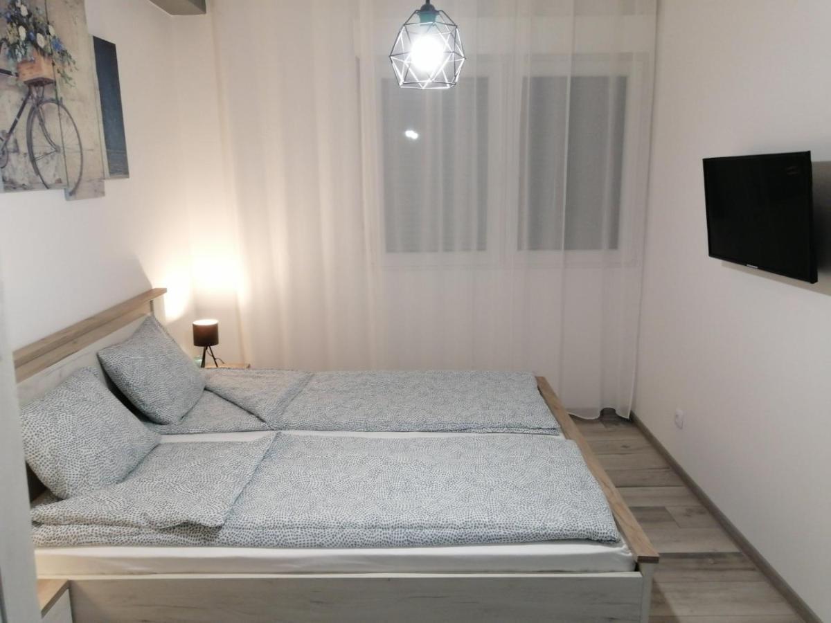 Apartman Petres Σόμπορ Εξωτερικό φωτογραφία