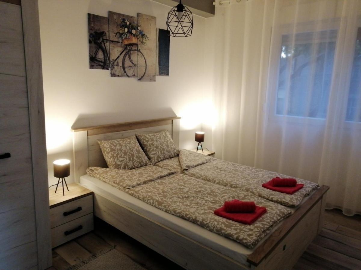 Apartman Petres Σόμπορ Εξωτερικό φωτογραφία