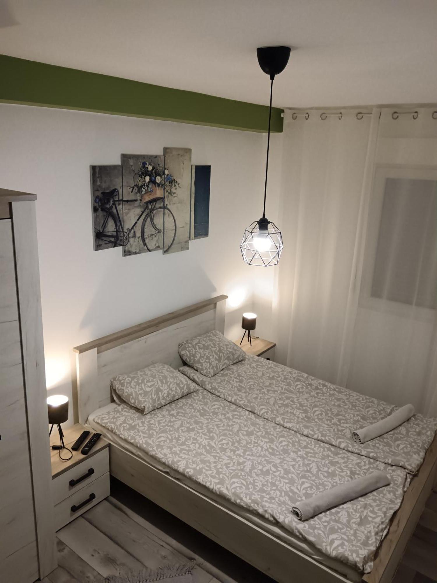 Apartman Petres Σόμπορ Εξωτερικό φωτογραφία